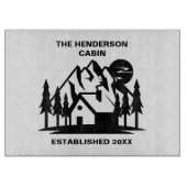 名前をカスタムすると日付キャビンと山 カッティングボード (正面)