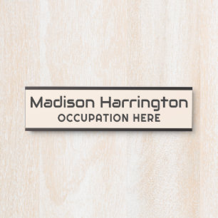 名前をカスタムすると色 サインプレート