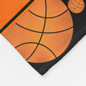 名前をカスタムするのおもしろいの黒のバスケットボールのオレンジのストライブ柄 フリースブランケット (角)