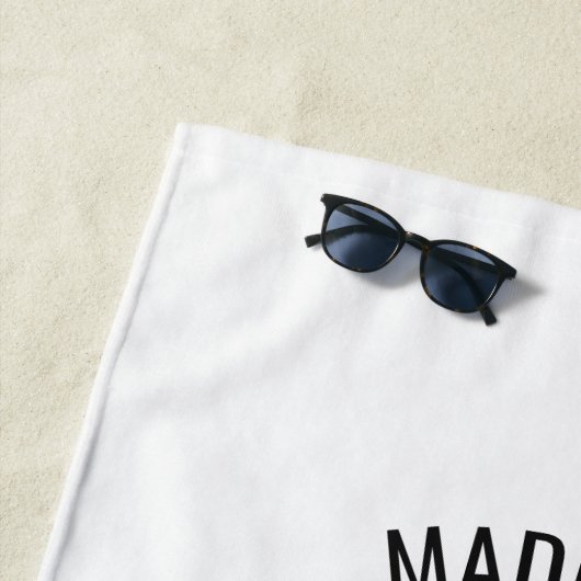 名前をカスタムするのサッカーのロゴのビーチタオル ビーチタオル (インサイチュ)