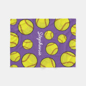 名前をカスタムするのソフトボールの紫色 フリースブランケット (正面(横))