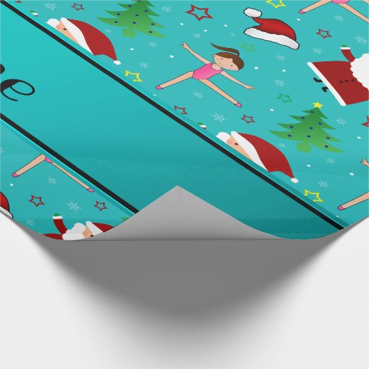名前をカスタムするのターコイズのクリスマスの体操サンタ ラッピングペーパー (角)