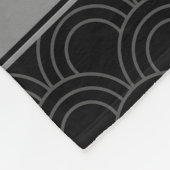 名前をカスタムするのバレーボールの黒の半円 フリースブランケット (角)