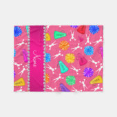 名前をカスタムするのピンクのチアリーティングのポンポン フリースブランケット (正面(横))