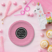 名前をカスタムするのベビーシャワーは黒いピンクのシェブロンをめっきします ペーパープレート (パーティー)