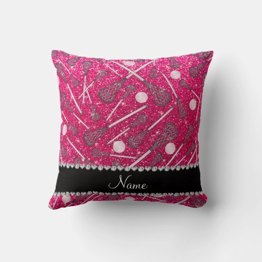 名前をカスタムするのローズピンクのグリッターのラクロスの棒 クッション (裏面)