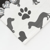 名前をカスタムするの灰色のダックスフントのハートの足 フリースブランケット (角)