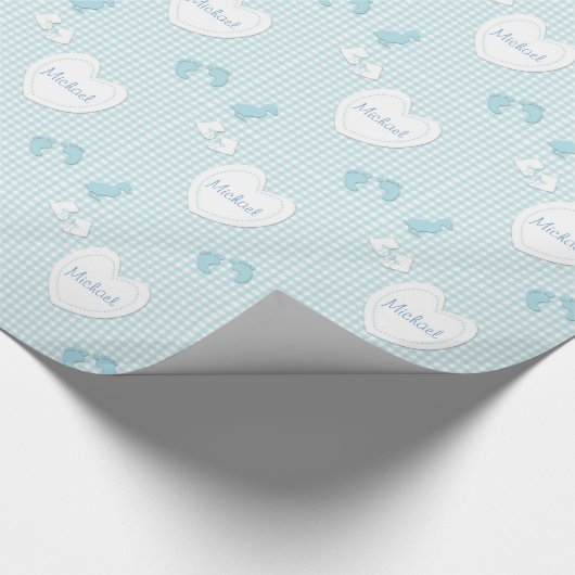 名前をカスタムするの男の赤ちゃんのハートのギンガムの紙 ラッピングペーパー (角)