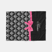 名前をカスタムするの白黒のダマスク織のピンクのグリッターの弓 フリースブランケット (正面(横))