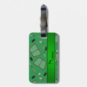 名前をカスタムするの緑のアイスホッケー用スティックのパックの網 ラゲッジタグ (裏面縦)