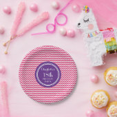 名前をカスタムするの誕生日はピンクの紫色のシェブロンをめっきします ペーパープレート (パーティー)