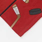 名前をカスタムするの赤いアイスホッケー用スティックのパックの網 フリースブランケット (角)