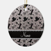 名前をカスタムするの銀のグリッターのカウボーイ・ブーツの帽子 セラミックオーナメント (左)