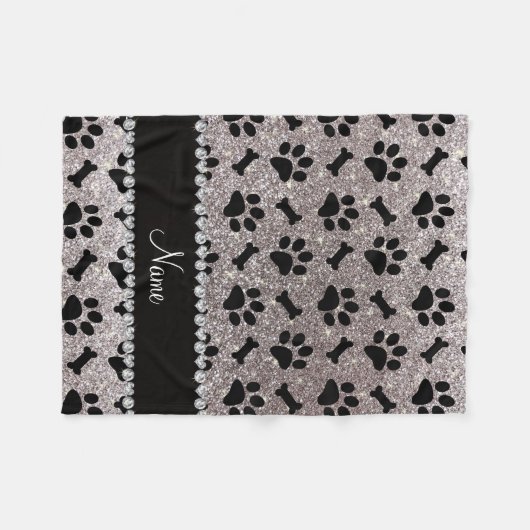 名前をカスタムするの銀のグリッターは犬の足の骨を抜きます フリースブランケット (正面(横))