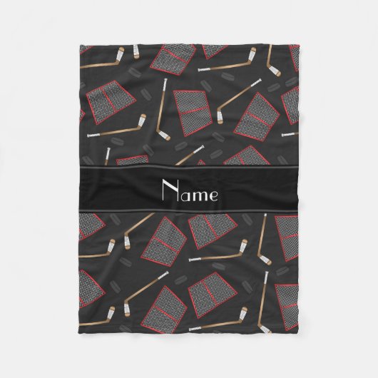 名前をカスタムするの黒いアイスホッケー用スティックのパックの網 フリースブランケット (正面)