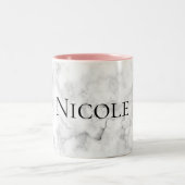 名前をカスタムするまたは色のエレガントで白い大理石のプリント ツートーンマグカップ (中央)