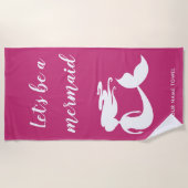 名前をカスタムするを用いるかわいいピンクの人魚のビーチタオル ビーチタオル (正面)