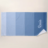 名前をカスタムするを用いるシンプルな勾配の青い縞 ビーチタオル (正面)