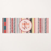 名前をカスタムするアステカエレガンスウォームレッドエスニックパターン ヨガマット (正面(横))