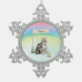 名前をカスタムするアメリカンショートヘアペットキャット スノーフレークピューターオーナメント (正面)