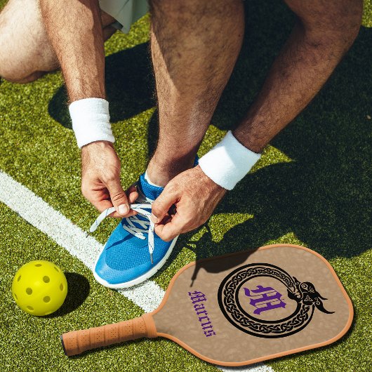 名前をカスタムするアンドモノグラムケルトスタイルオロボロス ピックルボールラケット