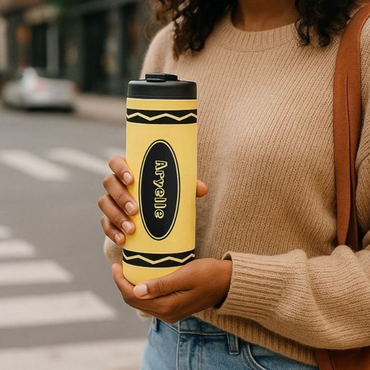 名前をカスタムするイエロークレヨンタンブラードリンクタンブラー タンブラー