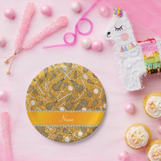 名前をカスタムするイエローグリッターラクロススティック ペーパープレート (パーティー)
