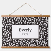 名前をカスタムするウォールデコール白黒の花 吊り下げ型タペストリー (正面)