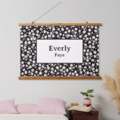 名前をカスタムするウォールデコール白黒の花 吊り下げ型タペストリー (寝室)