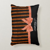 名前をカスタムするオレンジグリッターストライプ弓 アクセントクッション (正面(垂直))