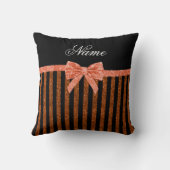 名前をカスタムするオレンジグリッターストライプ弓 クッション (裏面)