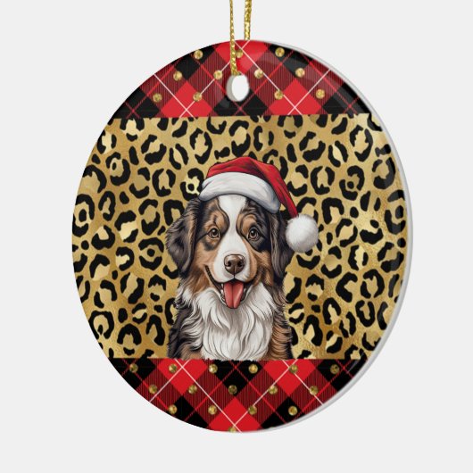 名前をカスタムするオーストラリア羊飼い犬サンタハットバフ セラミックオーナメント (左)
