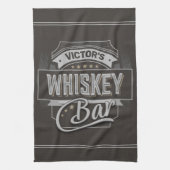 名前をカスタムするオールドデラックスリキュールラベルウイスキーバー キッチンタオル (縦)