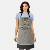 名前をカスタムするカウボーイリボルバーガンウィスキーサロン エプロン (着用した状態)