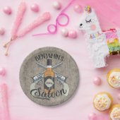 名前をカスタムするカウボーイリボルバーガンウィスキーサロン ペーパープレート (パーティー)