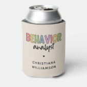 名前をカスタムするカラフル行動アナリスト 缶クーラー (缶裏面)