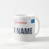 名前をカスタムするカリフォルニアナンバープレートのマグ コーヒーマグカップ (正面右)
