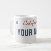 名前をカスタムするカリフォルニアナンバープレートのマグ コーヒーマグカップ (正面左)