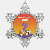 名前をカスタムするガール2ndバースデースポーツボール スノーフレークピューターオーナメント (正面)