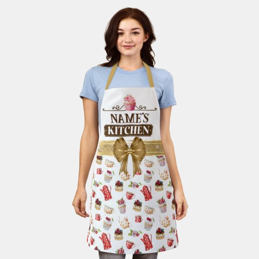 名前をカスタムするキッチンと水彩桃色カップケーキ エプロン (着用した状態)
