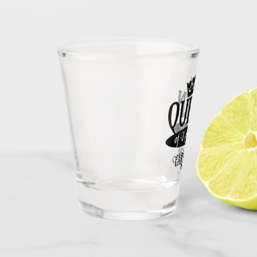 名前をカスタムするクイーン・オブ・カラオケ ショットグラス (左)