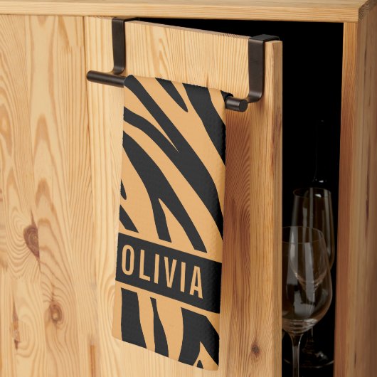 名前をカスタムするクラシックタイガーアニマルプリントパターン キッチンタオル (三つ折り)