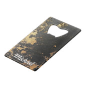 名前をカスタムするクールスポーツメンズブラック&金ゴールド クレジットカード栓抜き (正面アングル)