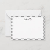 名前をカスタムするグレーのチェックブロックパターン ノートカード (正面)