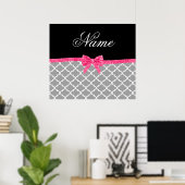 名前をカスタムするグレーモロッコパターンピンクグリッターボウ ポスター (ホームオフィス)