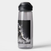 名前をカスタムするサッカープレーヤーイラストレーション ウォーターボトル (背面)