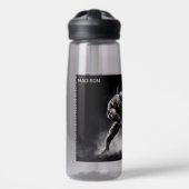 名前をカスタムするサッカープレーヤーイラストレーション ウォーターボトル (正面)