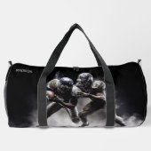 名前をカスタムするサッカープレーヤーイラストレーション ダッフルバッグ (裏面)