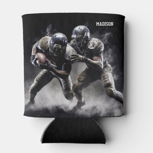 名前をカスタムするサッカープレーヤーイラストレーション 缶クーラー (裏面)