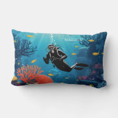 名前をカスタムするスキューバダイバー ランバークッション (裏面)